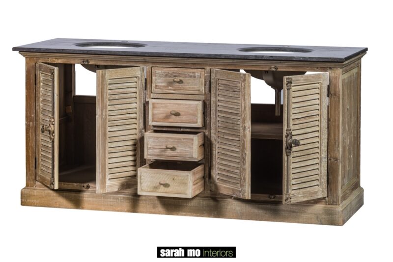 Dubbele wastafel met 4 louvre deuren, 4 lades in old pine en tablet in blauwe steen - Badkamer - Landelijke meubels en verlichting - Sarah Mo