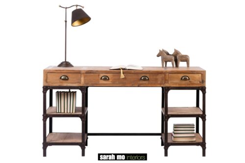 Bureau in old pine met ijzeren omranding - Tafel - Landelijke meubels en verlichting - Sarah Mo